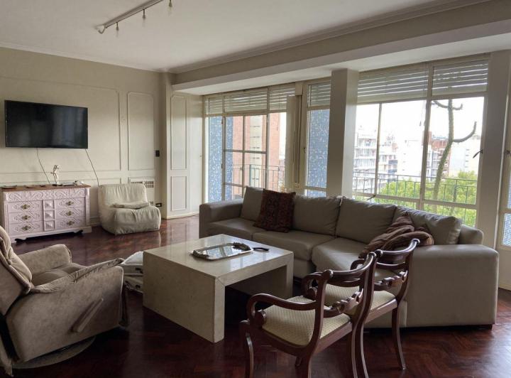Departamento · 200m² · 12 Ambientes · 1 Cochera