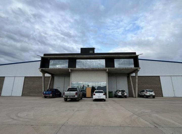 Oficina comercial · 2500m²