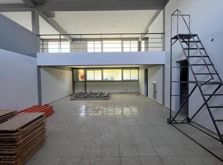 Local comercial · 168m²