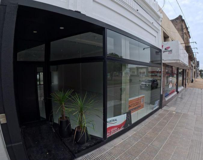 Local comercial · 220m² · 2 Ambientes