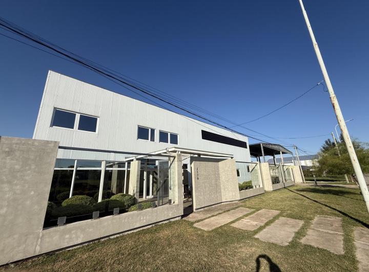 Oficina comercial · 583m²
