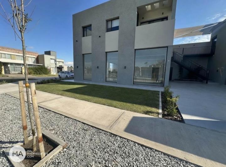 Local comercial · 111m² · 1 Ambiente