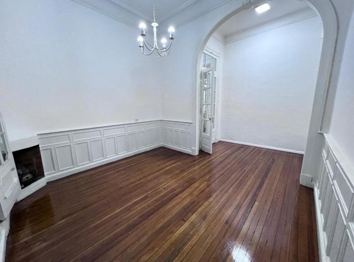 Local comercial · 225m² · 9 Ambientes