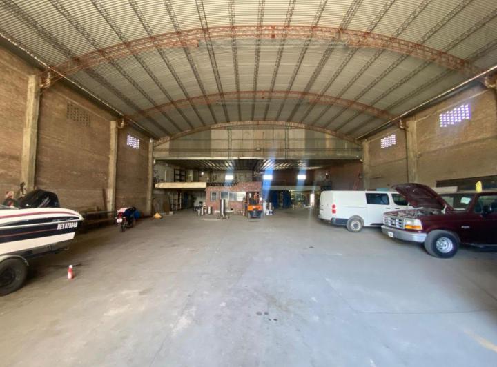 Bodega-Galpón · 800m² · 2 Ambientes