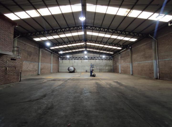 Bodega-Galpón · 658m² · 3 Ambientes