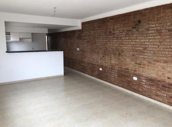 Casa · 100m² · 3 Ambientes · 2 Cocheras