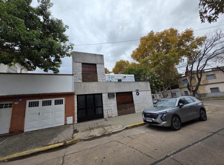Casa · 121m² · 5 Ambientes · 1 Cochera
