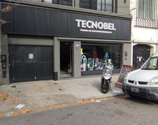 Local comercial · 210m² · 3 Ambientes