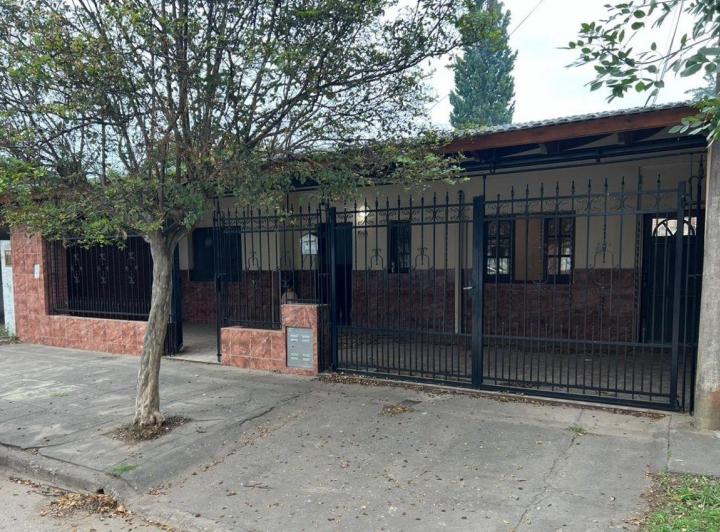 Casa · 250m² · 5 Ambientes · 1 Cochera