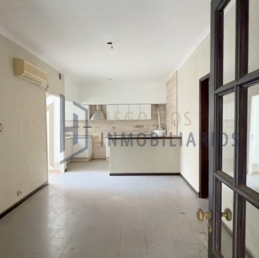 Casa · 136m² · 8 Ambientes · 1 Cochera