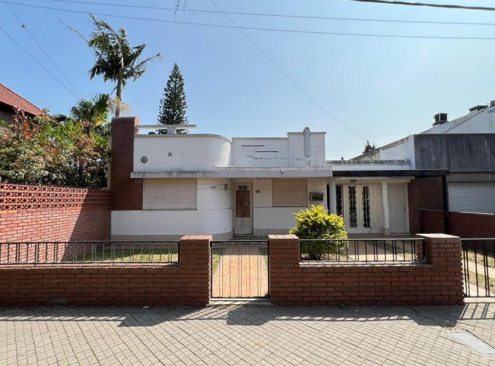 Casa · 130m² · 4 Ambientes · 1 Cochera