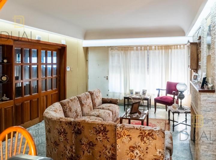 Casa · 200m² · 6 Ambientes · 1 Cochera