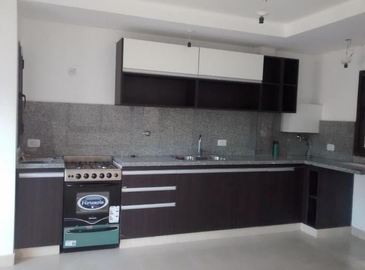 Casa · 100m² · 6 Ambientes · 1 Cochera