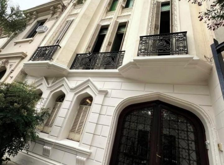 Casa · 350m² · 9 Ambientes