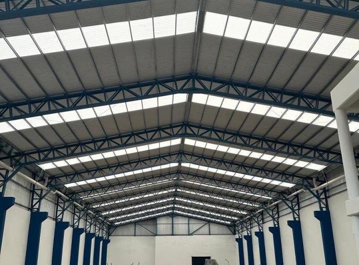 Bodega-Galpón · 1050m² · 2 Ambientes · 5 Cocheras