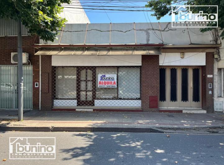 Local comercial · 300m² · 8 Ambientes · 1 Cochera