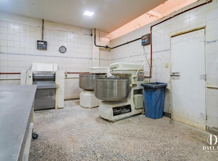 Fondo de comercio · 270m² · 6 Ambientes · 1 Cochera