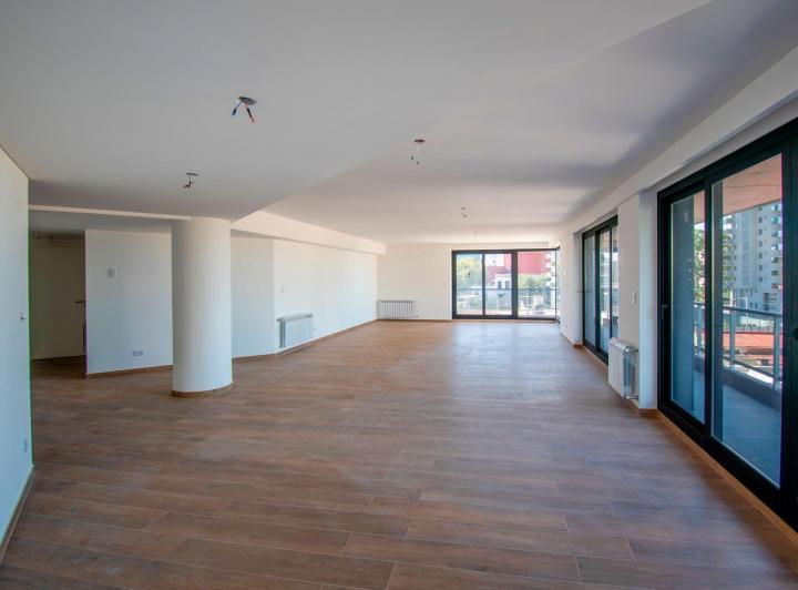 Departamento · 219m² · 5 Ambientes · 2 Cocheras