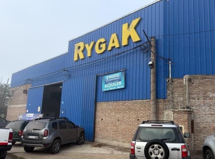Bodega-Galpón · 800m² · 4 Ambientes