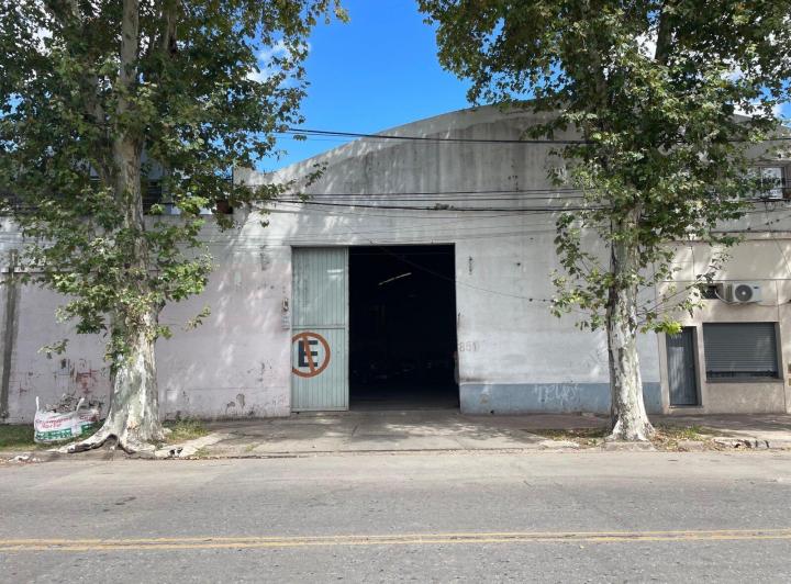 Bodega-Galpón · 1400m²