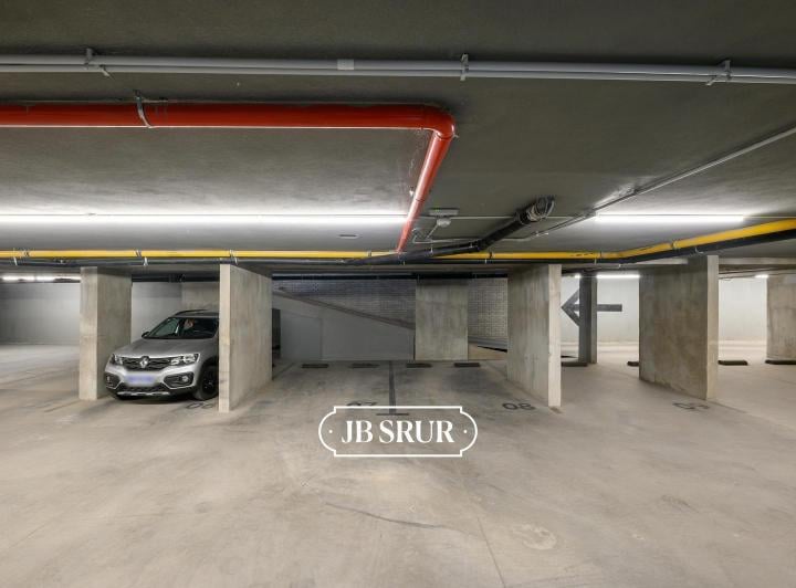 Garage · 751m² · 1 Cochera