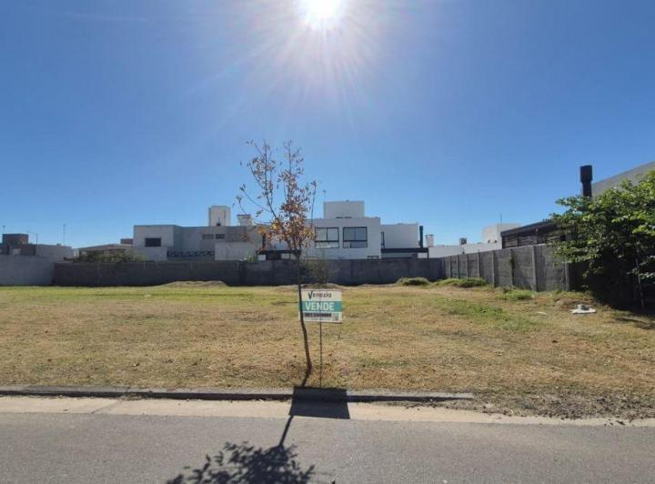 Terreno · 360m²