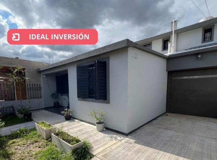 Casa · 220m² · 6 Ambientes · 3 Cocheras