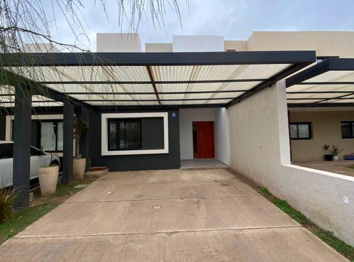 Casa · 148m² · 4 Ambientes · 2 Cocheras