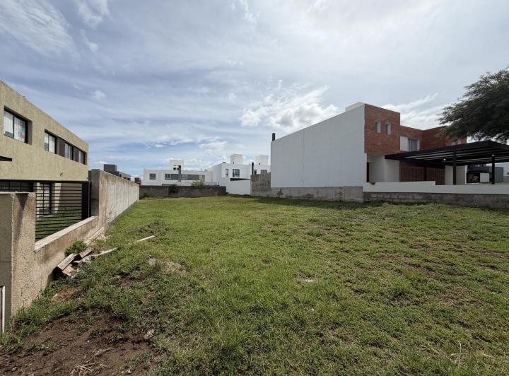 Terreno · 360m²