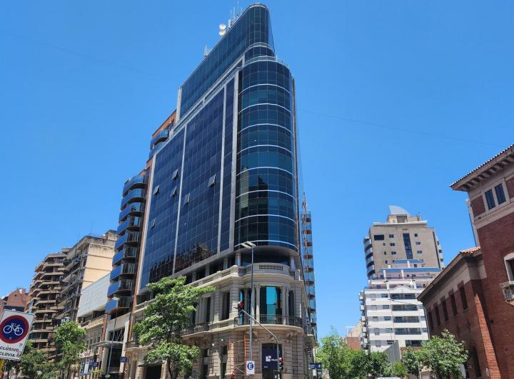 Oficina comercial · 240m² · 2 Ambientes · 2 Cocheras