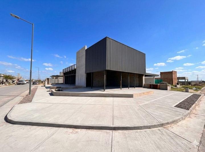 Local comercial · 73m² · 5 Cocheras