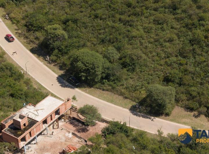 Terreno · 1232m²