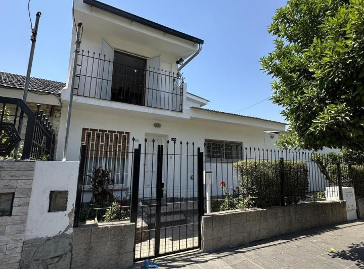 Casa · 155m² · 2 Dormitorios