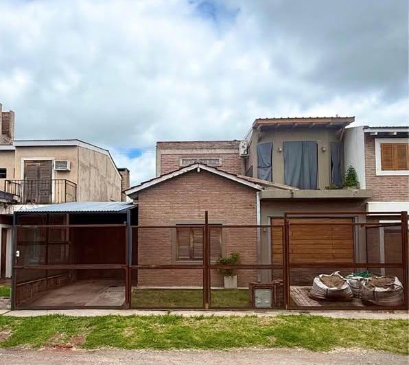 Casa · 250m² · 5 Ambientes
