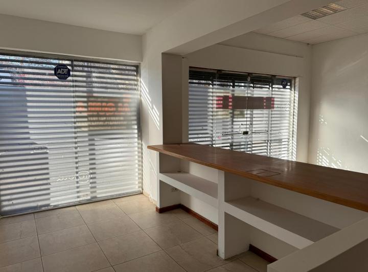 Edificio · 570m² · 12 Ambientes · 12 Cocheras