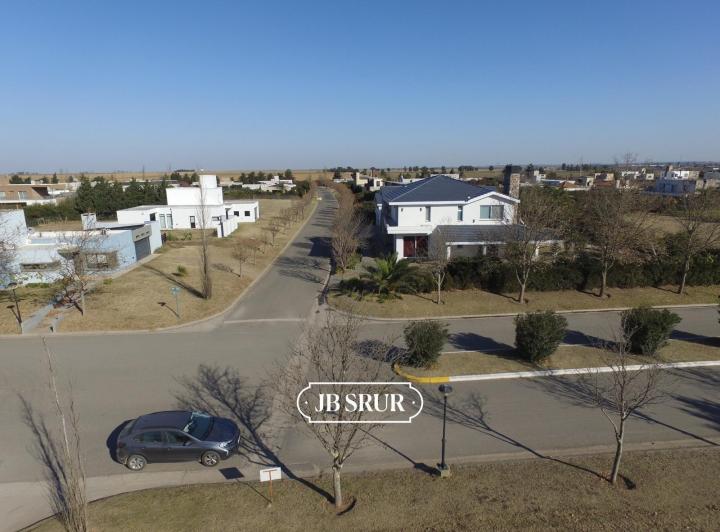Terreno · 388m²