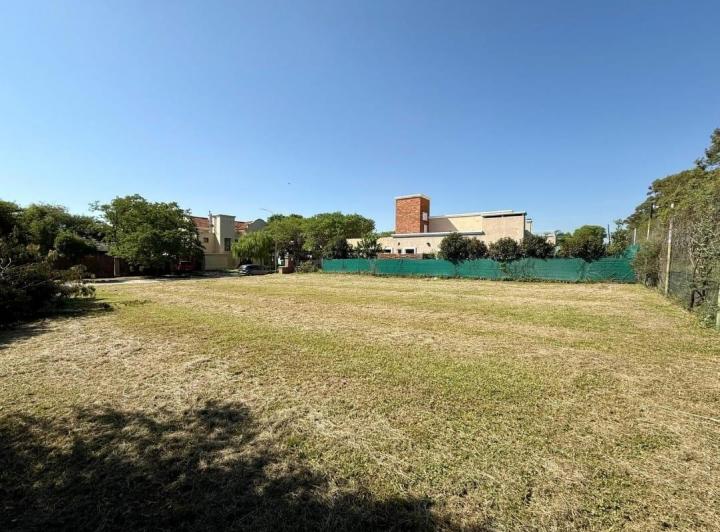 Terreno · 621m²