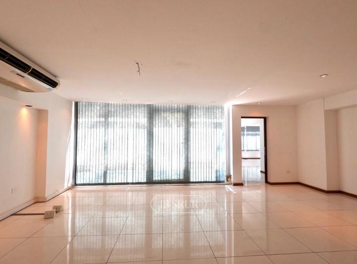 Oficina comercial · 140m² · 4 Ambientes