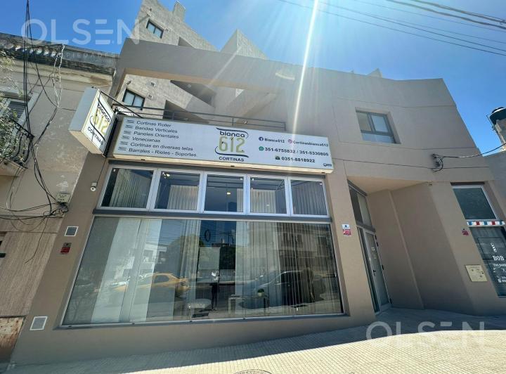 Local comercial · 220m²