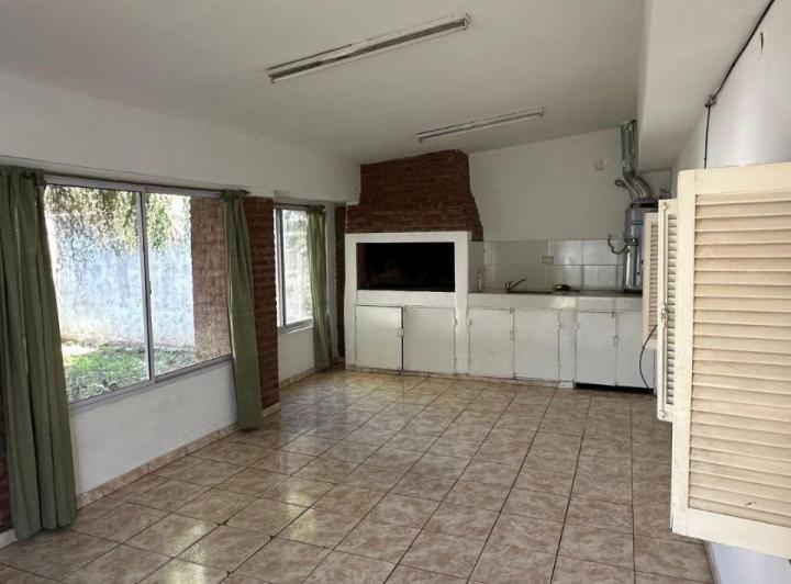 Casa · 184m² · 3 Ambientes · 1 Cochera