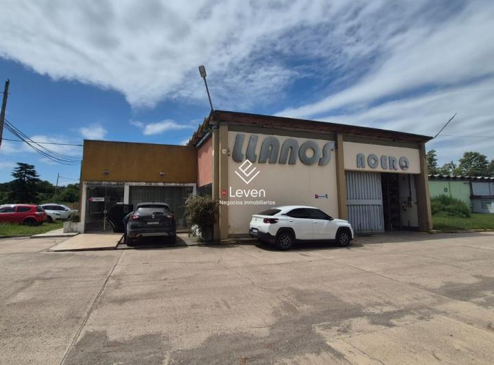 Bodega-Galpón · 1020m² · 5 Ambientes