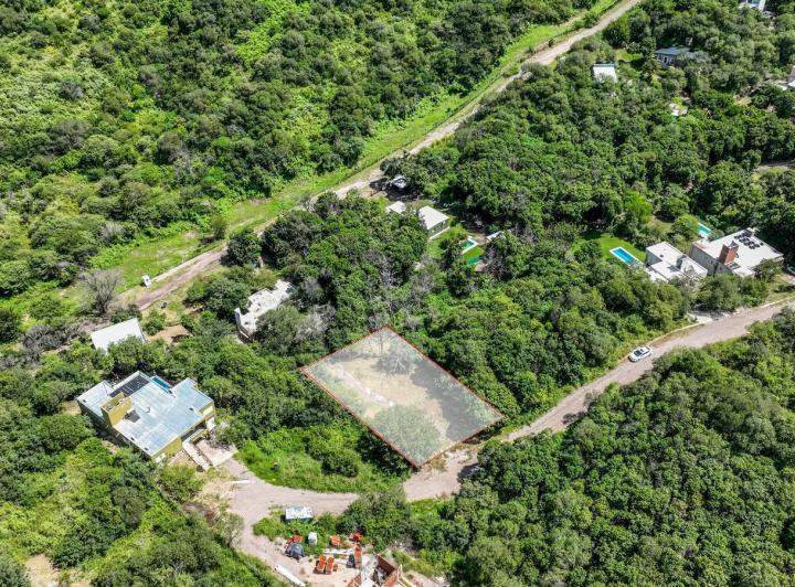 Terreno · 875m²