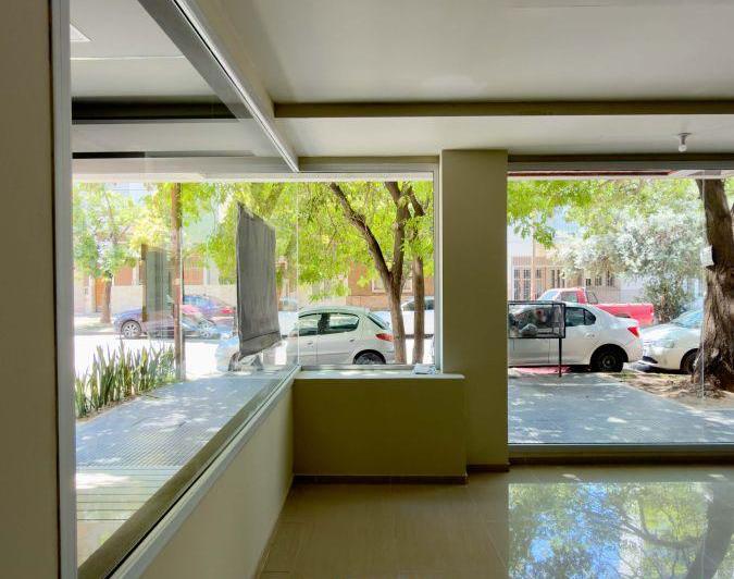 Local comercial · 94m²
