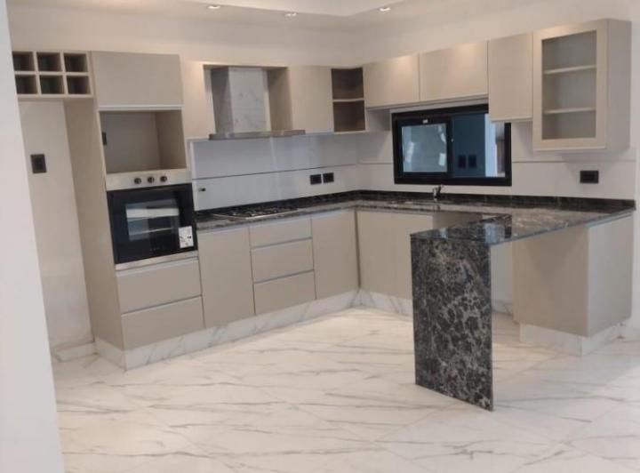 Casa · 120m² · 4 Ambientes · 2 Cocheras