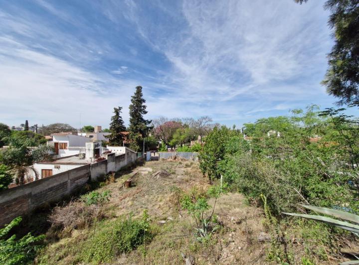 Terreno · 776m²