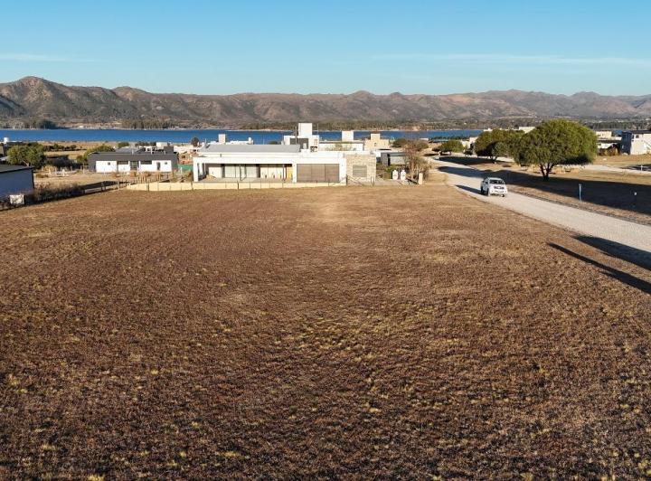 Terreno · 1292m²