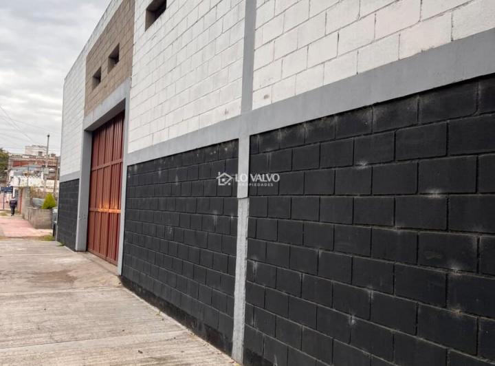 Bodega-Galpón · 700m²
