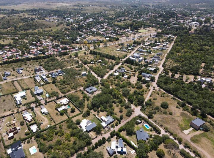 Terreno · 869m²