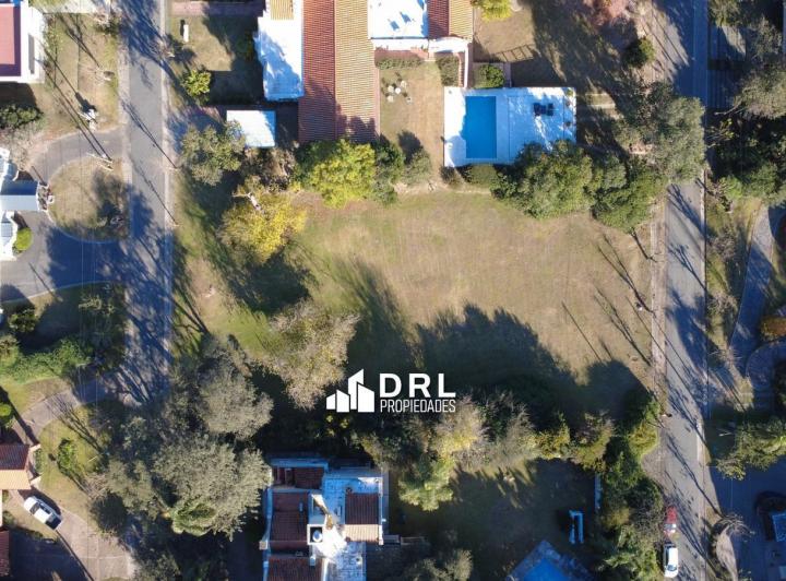 Terreno · 1710m²