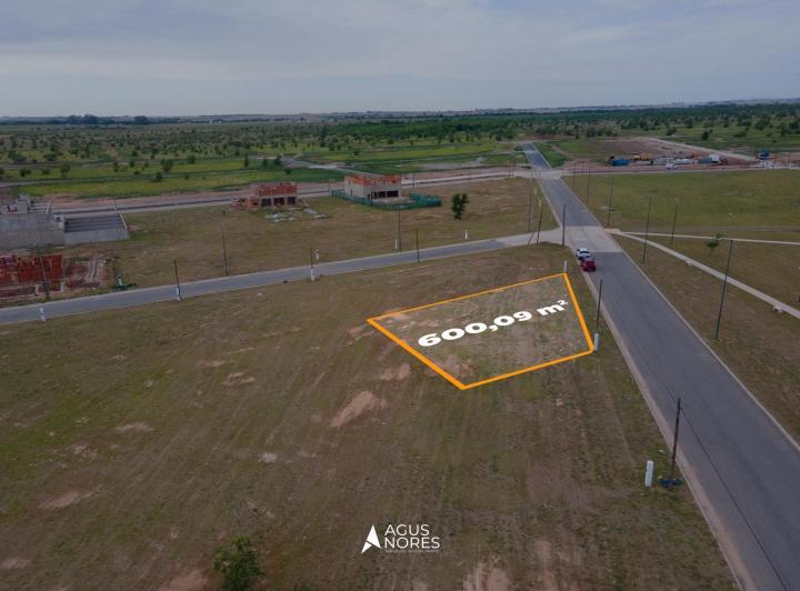 Terreno · 600m²
